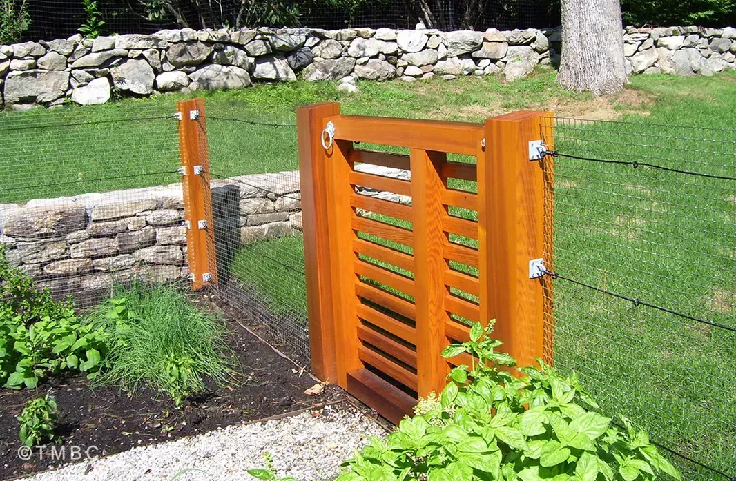 Custom carpentry, garden structure, gate, gazebo, or pergola detail image 3