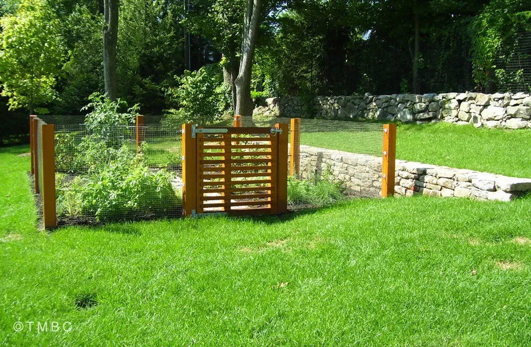 Custom carpentry, garden structure, gate, gazebo, or pergola detail image 4